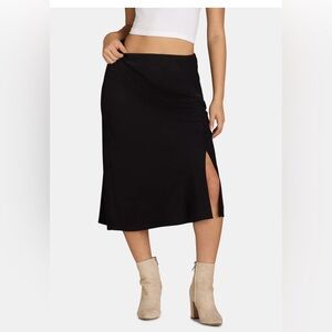Women’s Time and Tru Black Midi Skirt